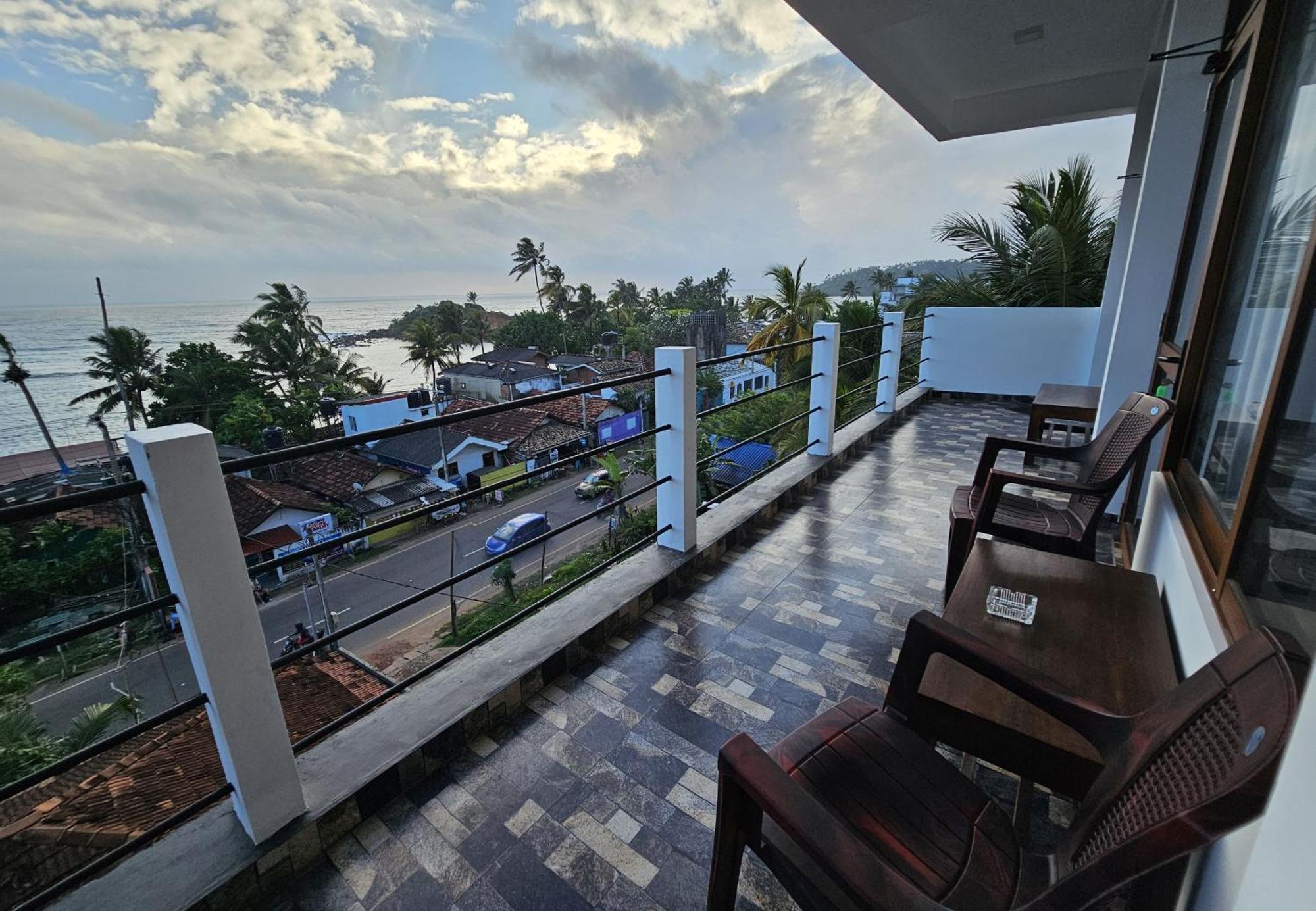 Sailors Mirissa Hotel Exterior photo
