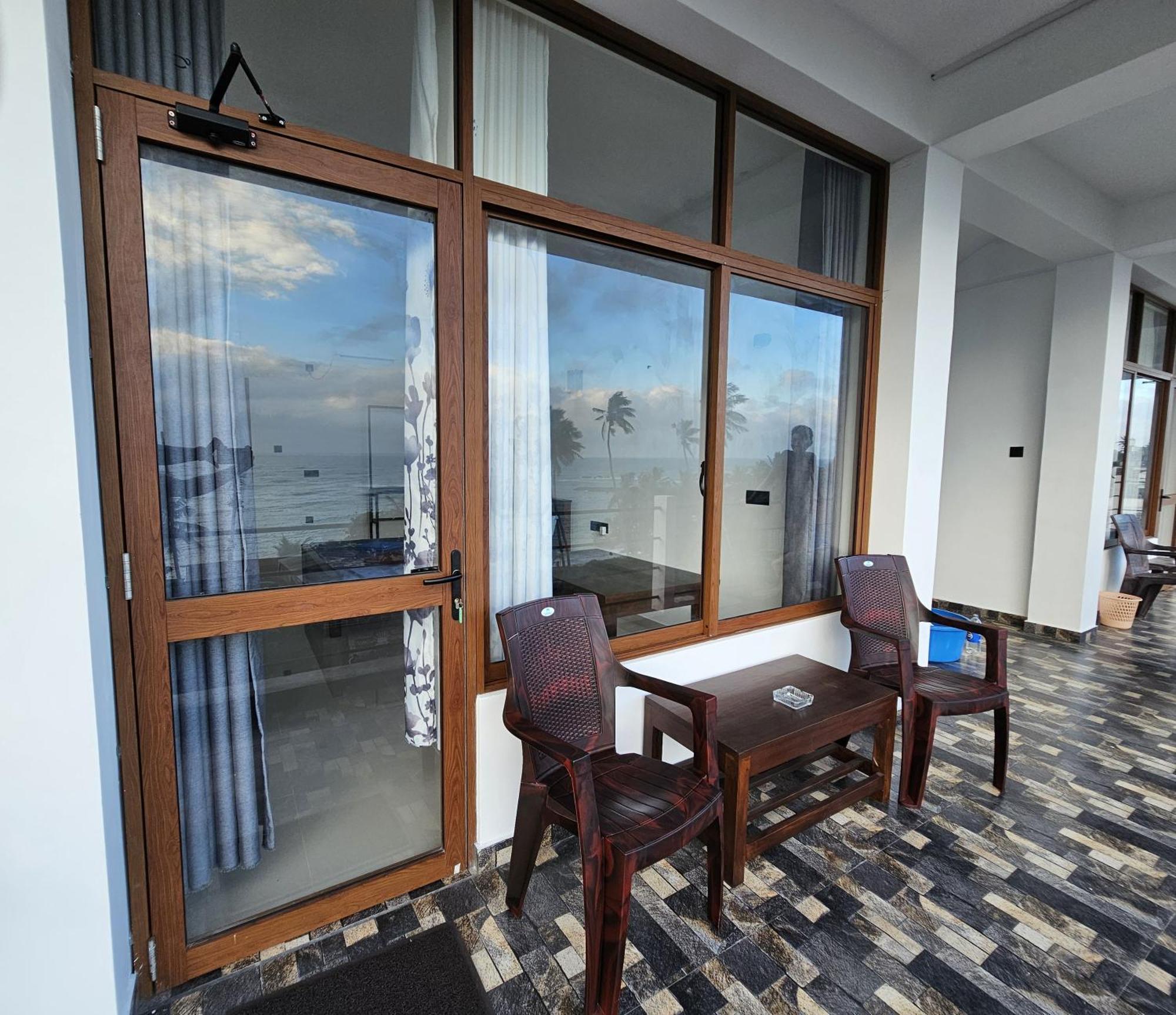 Sailors Mirissa Hotel Exterior photo